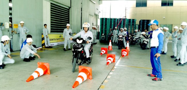 PT. Idemitsu Lube Techno Indonesia & PT. Idemitsu Lube Indonesia Conducted Safety Riding Campaign With PT. Astra Honda Motor